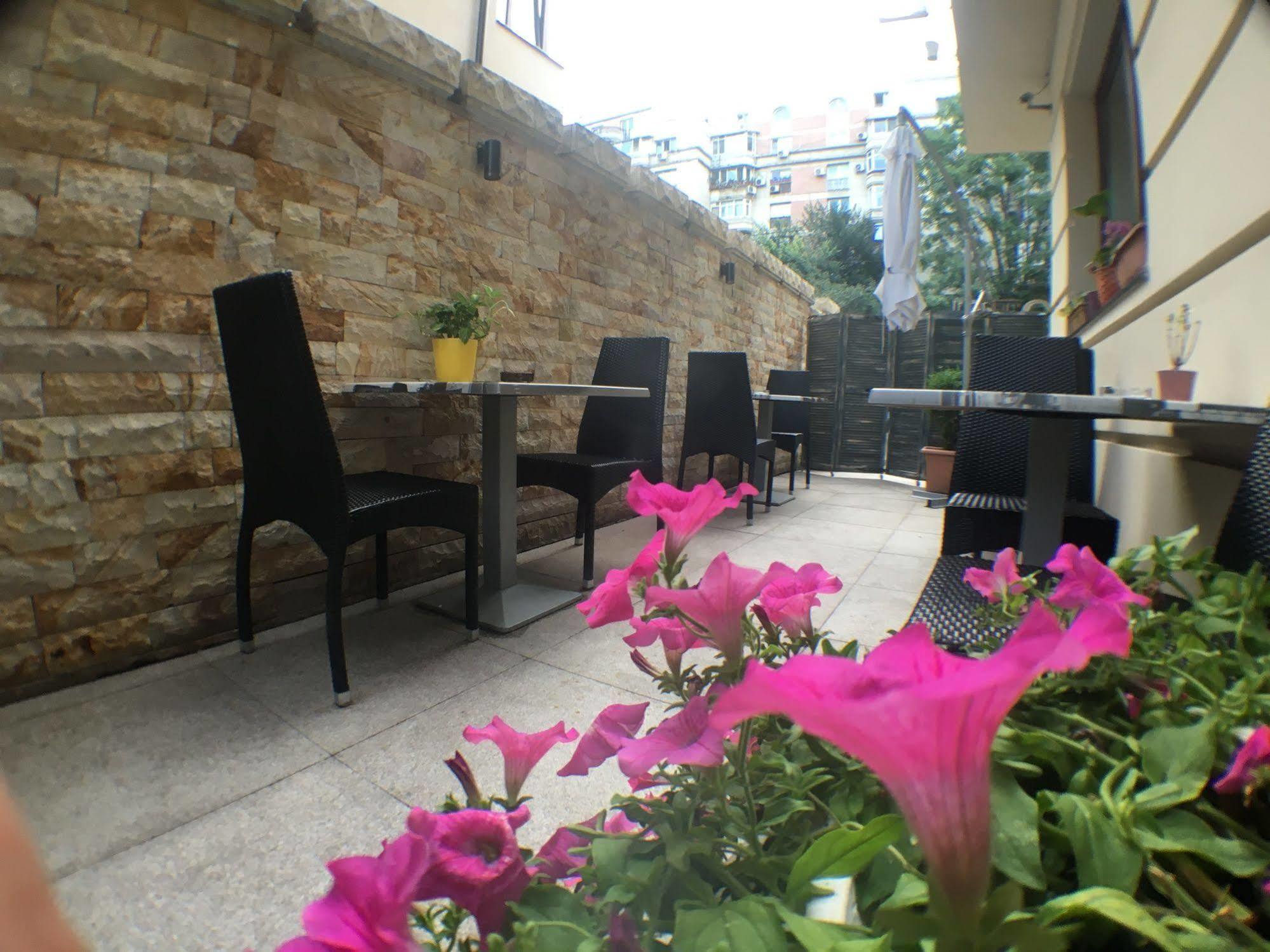 Dbh Bucharest Bucareste Exterior foto