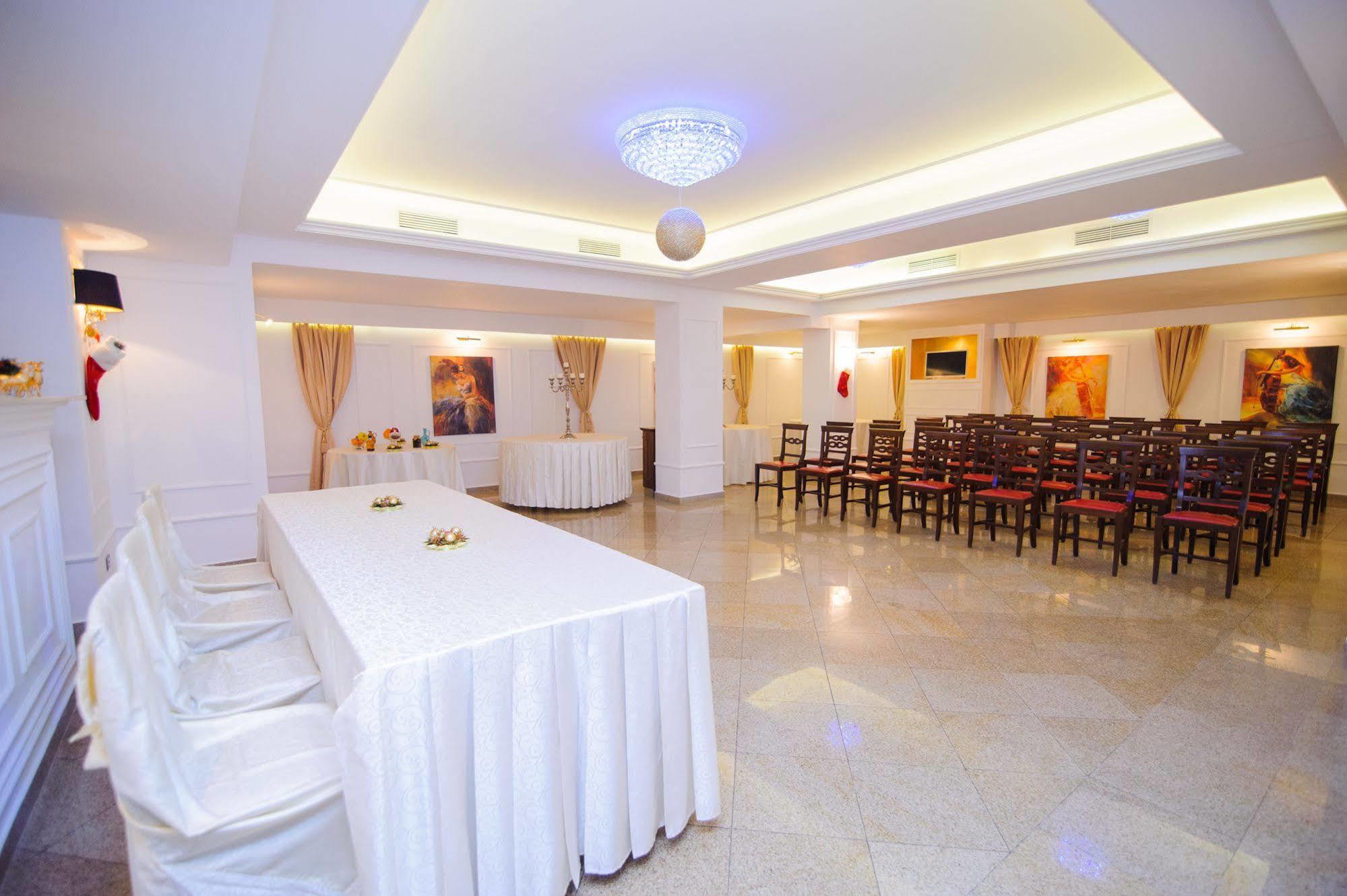 Dbh Bucharest Bucareste Exterior foto